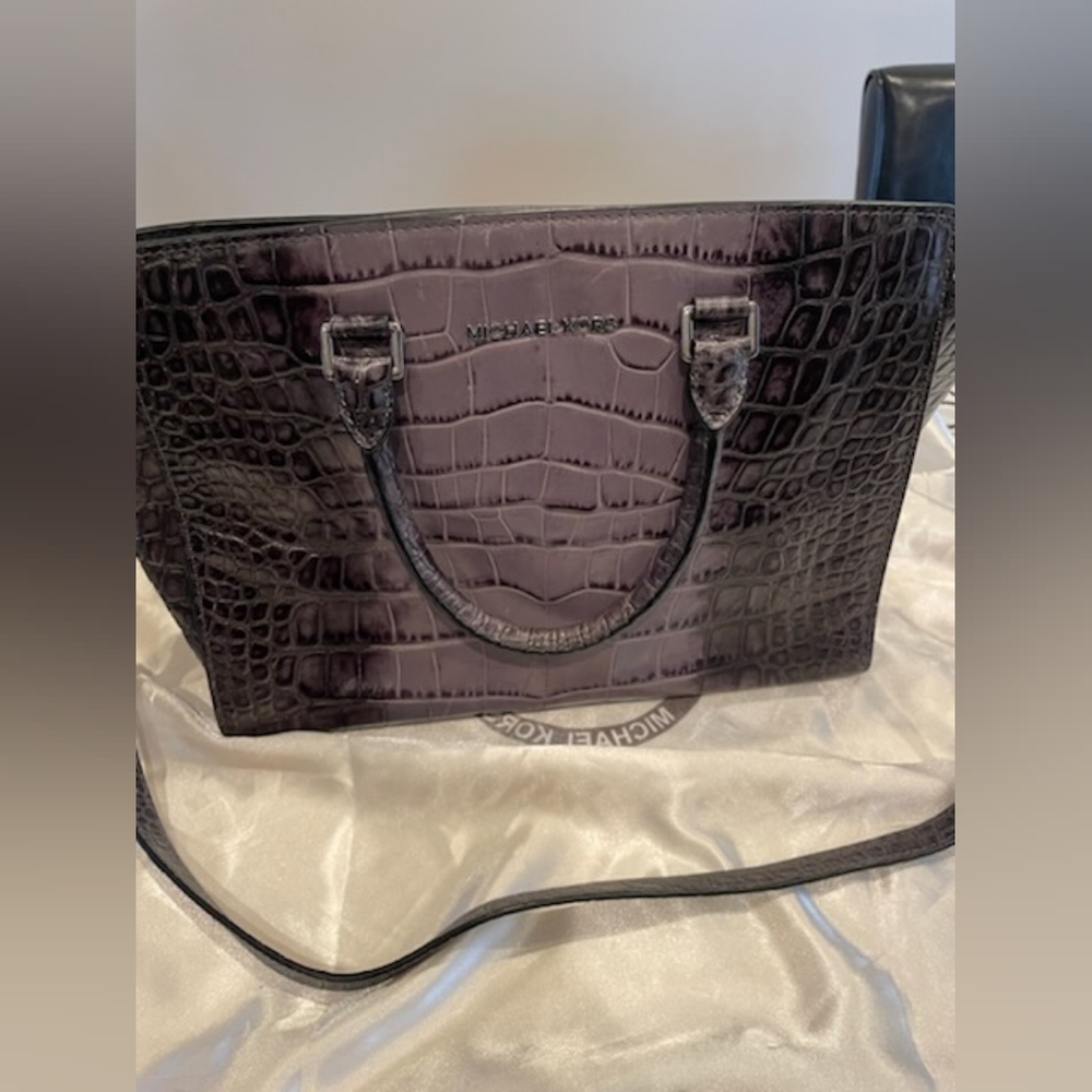 Handbag - Picture 3 of 3